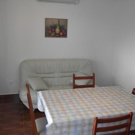 Apartments With A Parking Space Novi Vinodolski - 15823 Kamer foto